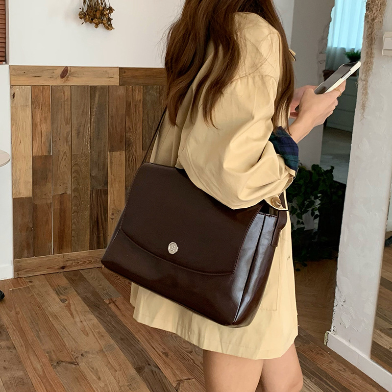 Luxury Bags Supplier - CGCBAG Vintage Lage Capacity Messenger Bag