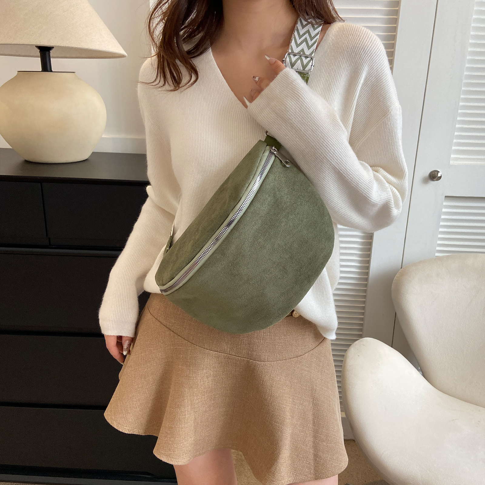 Women Chest Bag Fanny Pack PU  - Half Moon Bag Suede recensione e prezzo