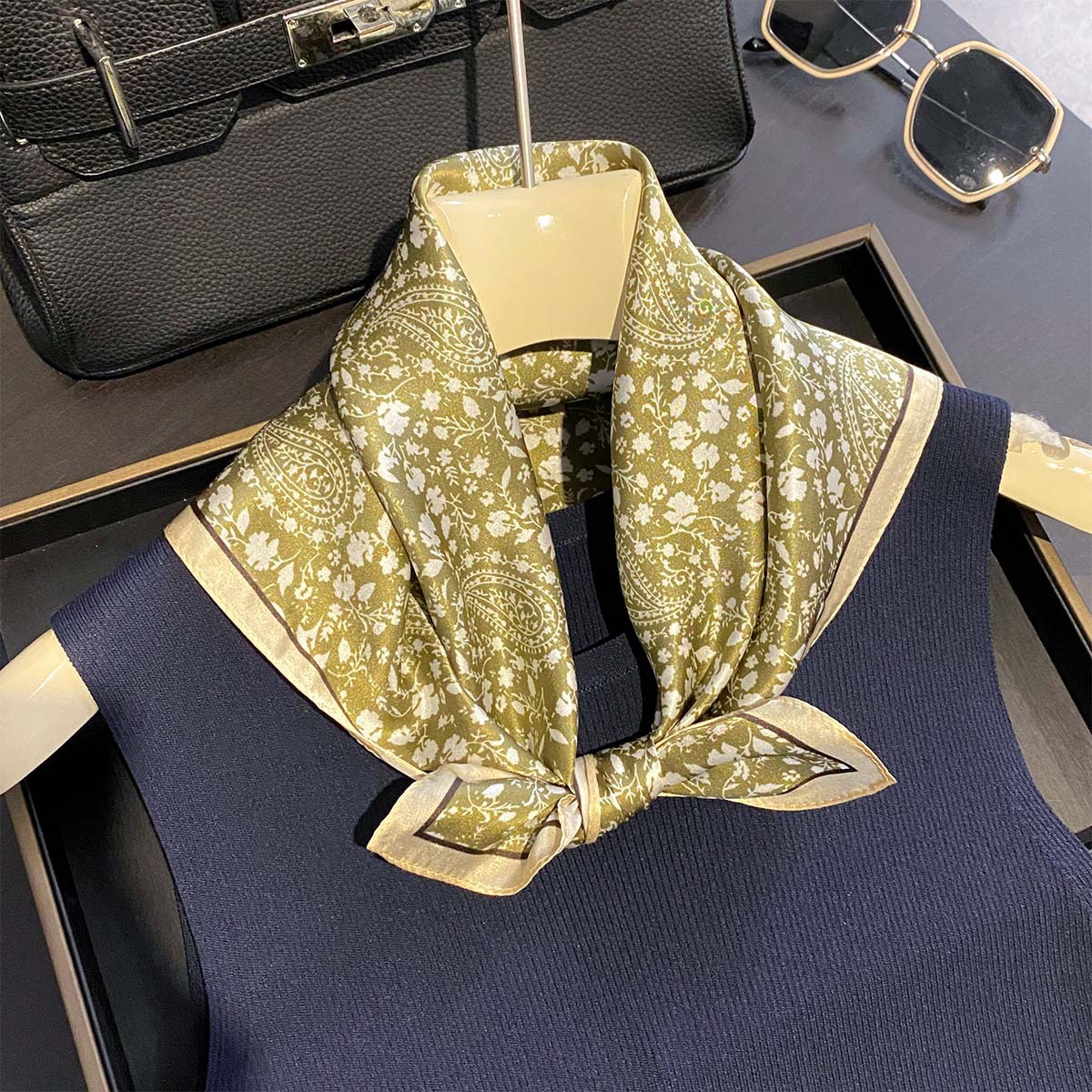 Luxury 100% Pure Silk Square S - Luxury Bags Duffle recensione e prezzo