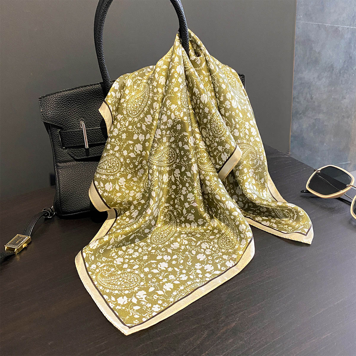 Luxury 100% Pure Silk Square S - Luxury Bags Duffle recensione e prezzo