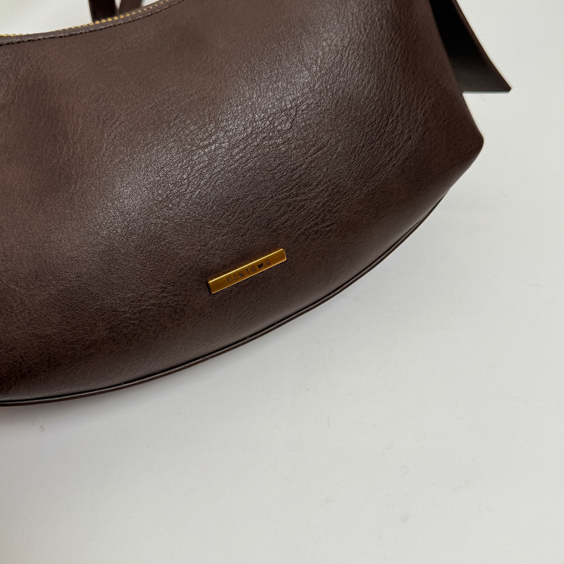 MOODS Half-moon Crossbody Bags - Half Moon Bag Suede recensione e prezzo