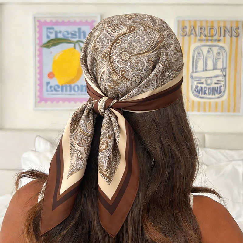 Luxury Women Silk Square Scarf - Luxury Bags Duffle recensione e prezzo