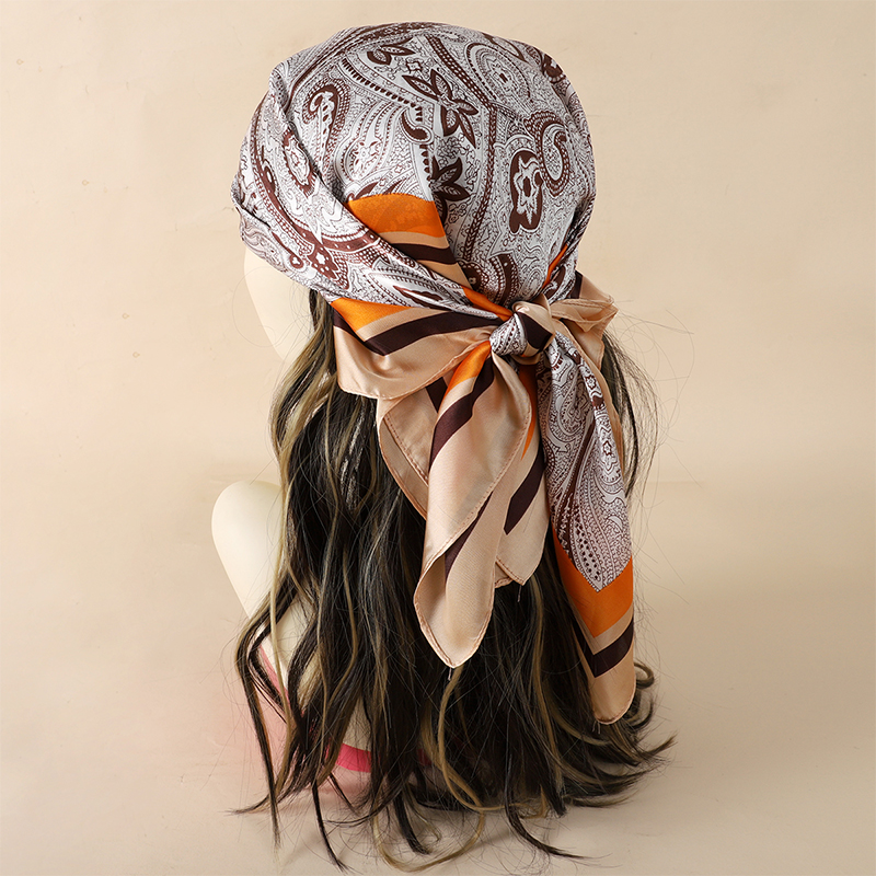 Luxury Women Silk Square Scarf - Luxury Bags Duffle recensione e prezzo