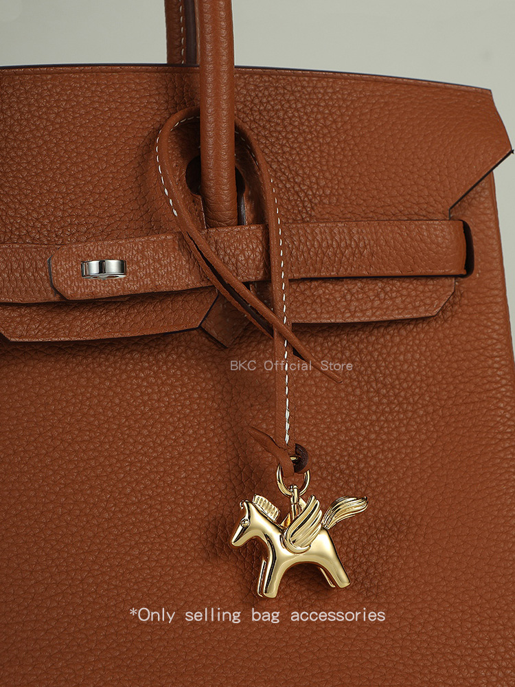 Luxury Brass Pegasus Bag Charm - Luxury Bags Hermes Birkin recensione e prezzo