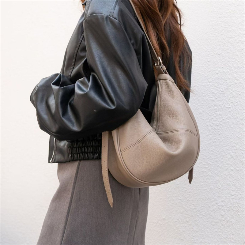 BURMINSA Luxury Genuine Leathe - Half Moon Bag Suede recensione e prezzo