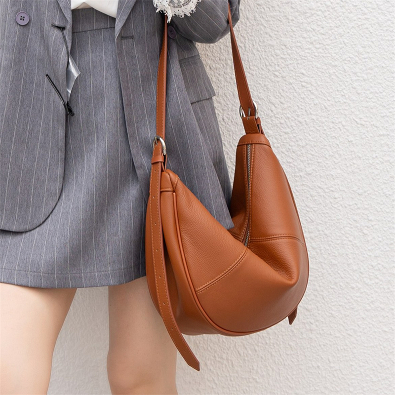 BURMINSA Luxury Genuine Leathe - Half Moon Bag Suede recensione e prezzo