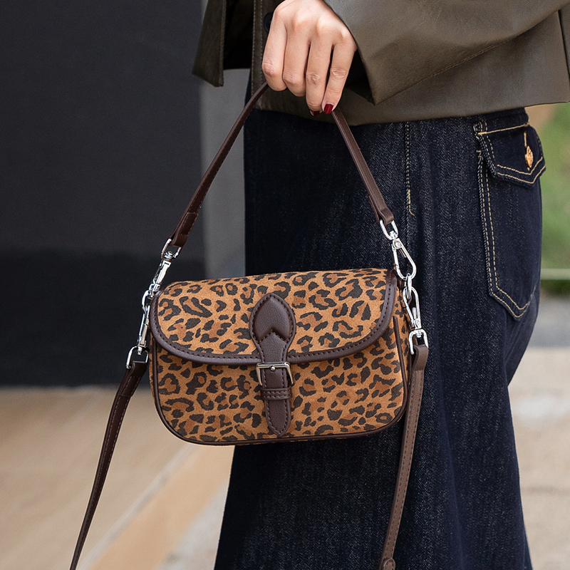 Autumn and winter women's Natu - Half Moon Bag Suede recensione e prezzo