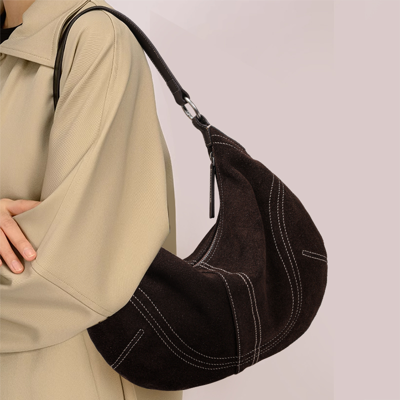 Aidanni Cowhide Suede Underarm - Half Moon Bag Suede recensione e prezzo
