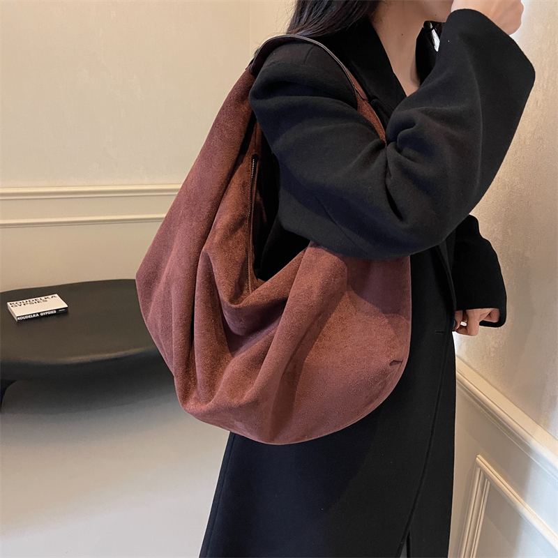 Women Half Moon Bags Large Cap - Half Moon Bag Suede recensione e prezzo