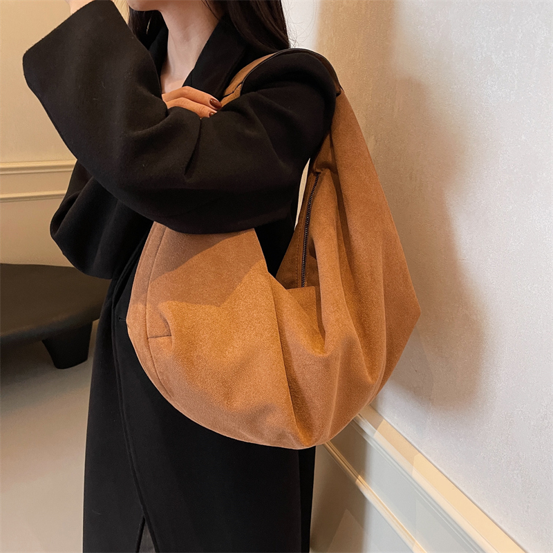 Women Half Moon Bags Large Cap - Half Moon Bag Suede recensione e prezzo