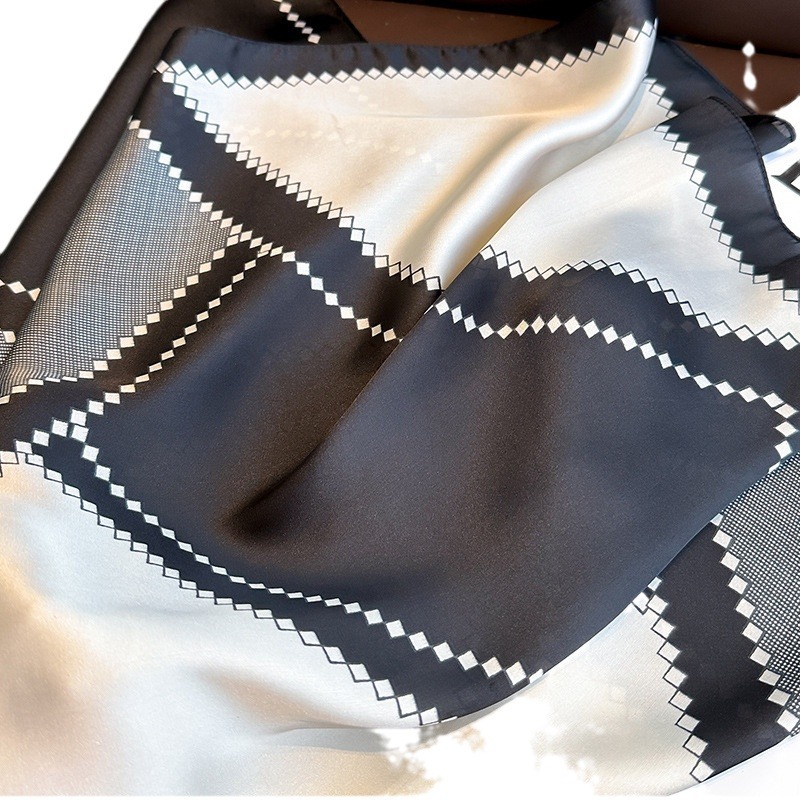 New Luxury Horse Pattern Silk  - Luxury Bags Duffle recensione e prezzo