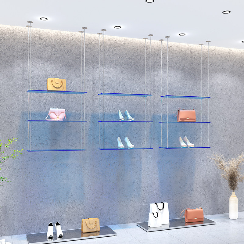 Clothing store window display  - Luxury Bags In Store recensione e prezzo